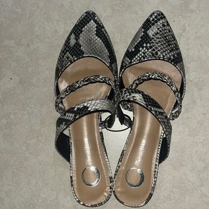 Tru Comfort Foam Snakeskin Flats-New Size 8.5
